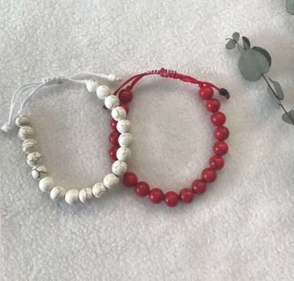 Pulseras de Howlita roja y blanca